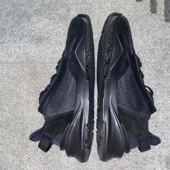 ❌SOLD❌ FENDI SNEAKERS - Picture 6 of 8